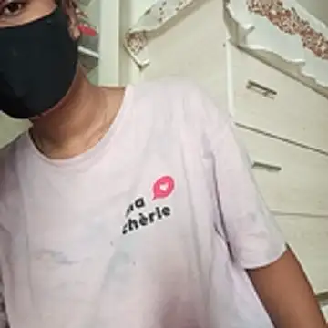 Snapshot of Anusri- chatting on 11/15/25, 09:02 Anusri- online show from 11/15/25, 09:02