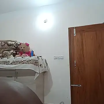 Snapshot of Anusri- chatting on 10/17/25, 09:49 Anusri- online show from 10/17/25, 09:49