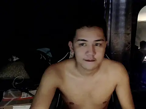 xgregor07 online show from 12/20/25, 08:39