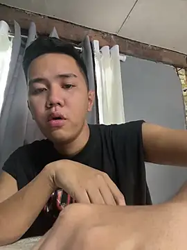 xgregor07 online show from 12/19/25, 02:04