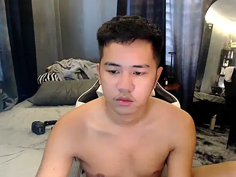 xgregor07 online show from 10/29/25, 05:06