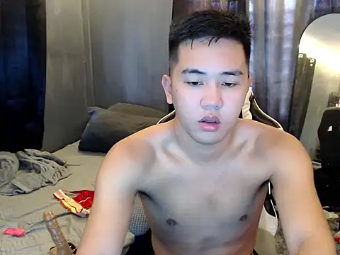 xgregor07 online show from 11/12/25, 03:54