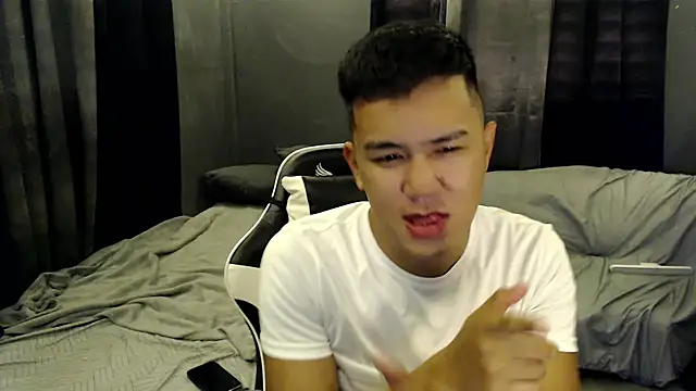 xgregor07 online show from 09/25/25, 11:16