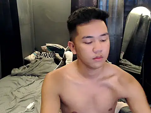 xgregor07 online show from 10/06/25, 07:42