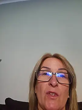Snapshot of Steffi45 chatting on 05/29/26, 06:19 Steffi45 online show from 05/29/26, 06:19