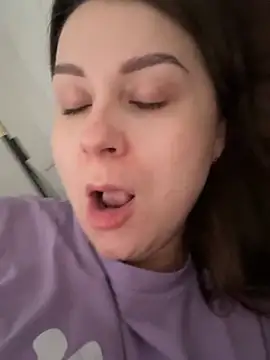 Snapshot of ellie_ssexy chatting on 02/10/26, 05:17 ellie ssexy online show from 02/10/26, 05:17