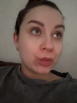 Snapshot of ellie_ssexy chatting on 02/27/26, 05:29 ellie ssexy online show from 02/27/26, 05:29