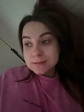 Snapshot of ellie_ssexy chatting on 02/14/26, 05:29 ellie ssexy online show from 02/14/26, 05:29