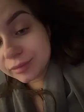 Snapshot of ellie_ssexy chatting on 12/23/25, 05:18 ellie ssexy online show from 12/23/25, 05:18