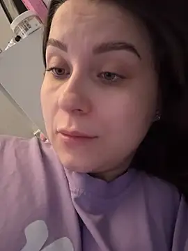 Snapshot of ellie_ssexy chatting on 01/17/26, 05:22 ellie ssexy online show from 01/17/26, 05:22