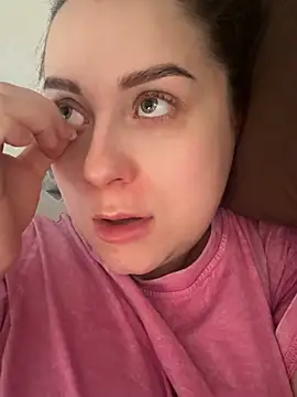 Snapshot of ellie_ssexy chatting on 02/18/26, 05:27 ellie ssexy online show from 02/18/26, 05:27