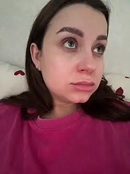 Snapshot of ellie_ssexy chatting on 02/21/26, 05:20 ellie ssexy online show from 02/21/26, 05:20