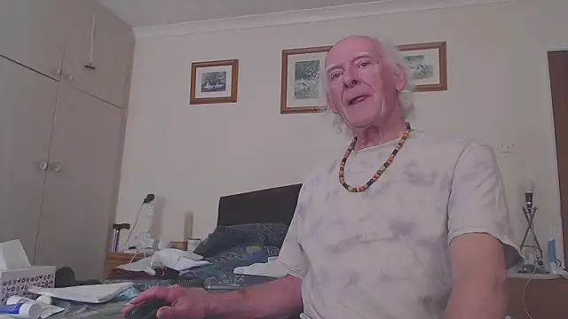Snapshot of WaverlyKernow chatting on 03/18/25, 01:44 WaverlyKernow online show from 03/18/25, 01:44