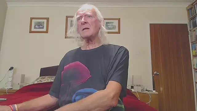 WaverlyKernow online show from 11/20/25, 01:56