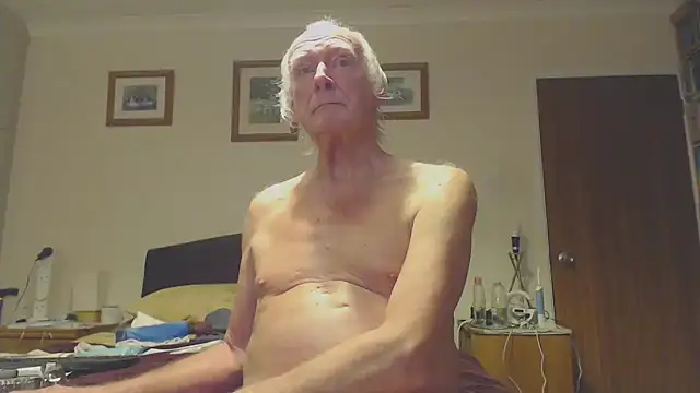 Snapshot of WaverlyKernow chatting on 02/01/25, 03:39 WaverlyKernow online show from 02/01/25, 03:39