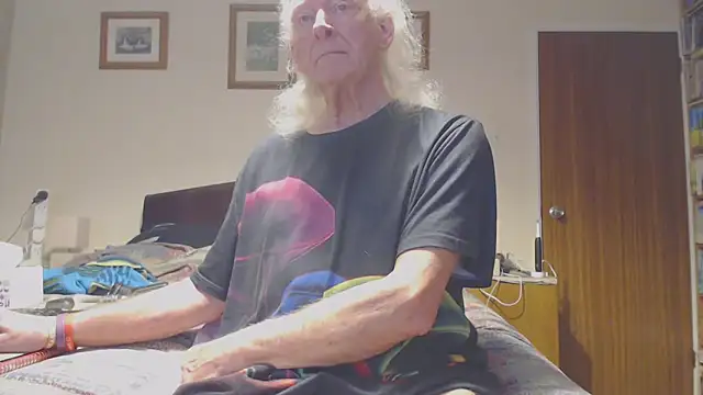 Snapshot of WaverlyKernow chatting on 03/02/26, 09:05 WaverlyKernow online show from 03/02/26, 09:05