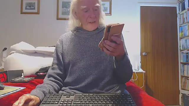 WaverlyKernow online show from 10/29/25, 08:57