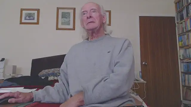 Snapshot of WaverlyKernow chatting on 10/26/25, 10:59 WaverlyKernow online show from 10/26/25, 10:59