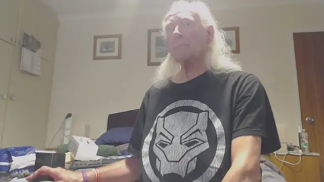 Snapshot of WaverlyKernow chatting on 04/14/26, 01:27 WaverlyKernow online show from 04/14/26, 01:27