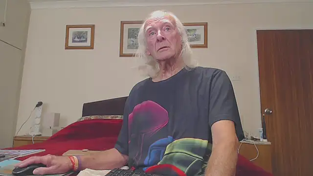 WaverlyKernow online show from 11/19/25, 02:06