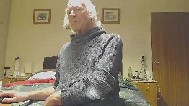 Snapshot of WaverlyKernow chatting on 03/08/25, 09:29 WaverlyKernow online show from 03/08/25, 09:29