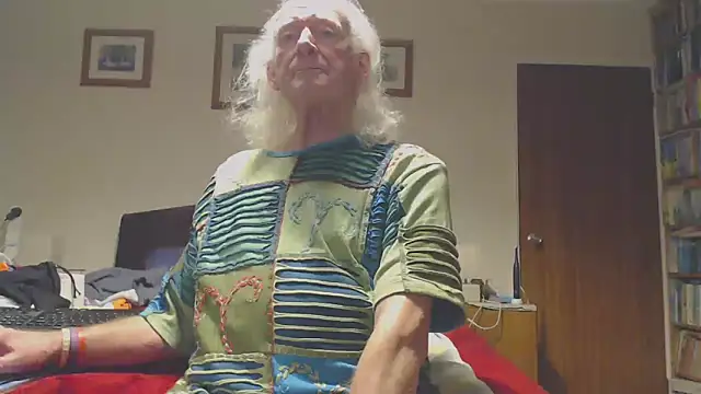 Snapshot of WaverlyKernow chatting on 02/21/26, 03:47 WaverlyKernow online show from 02/21/26, 03:47