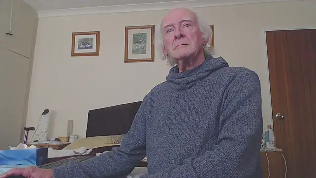Snapshot of WaverlyKernow chatting on 01/27/25, 11:22 WaverlyKernow online show from 01/27/25, 11:22