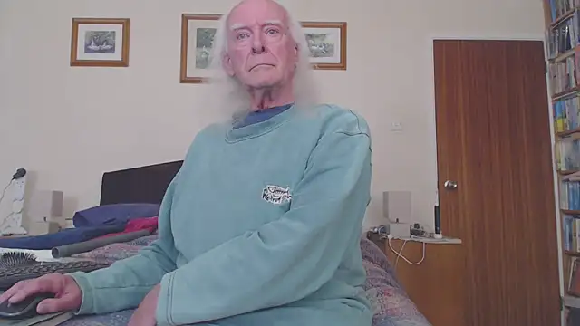 Snapshot of WaverlyKernow chatting on 03/25/26, 03:22 WaverlyKernow online show from 03/25/26, 03:22