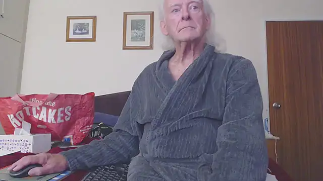 Snapshot of WaverlyKernow chatting on 09/22/25, 08:53 WaverlyKernow online show from 09/22/25, 08:53