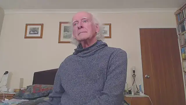 Snapshot of WaverlyKernow chatting on 03/04/25, 03:48 WaverlyKernow online show from 03/04/25, 03:48