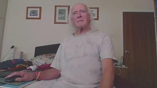 WaverlyKernow online show from 11/30/25, 12:06