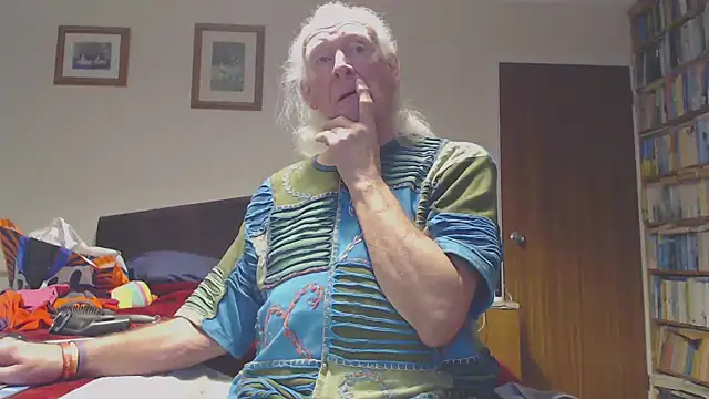 Snapshot of WaverlyKernow chatting on 02/07/26, 10:45 WaverlyKernow online show from 02/07/26, 10:45