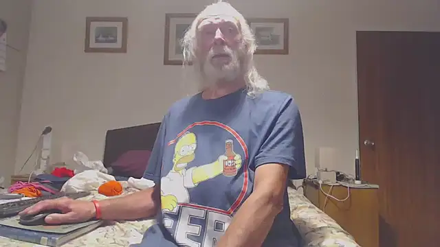 Snapshot of WaverlyKernow chatting on 06/01/26, 02:50 WaverlyKernow online show from 06/01/26, 02:50