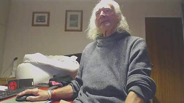 WaverlyKernow online show from 10/28/25, 08:52