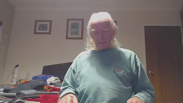 Snapshot of WaverlyKernow chatting on 01/18/26, 02:42 WaverlyKernow online show from 01/18/26, 02:42