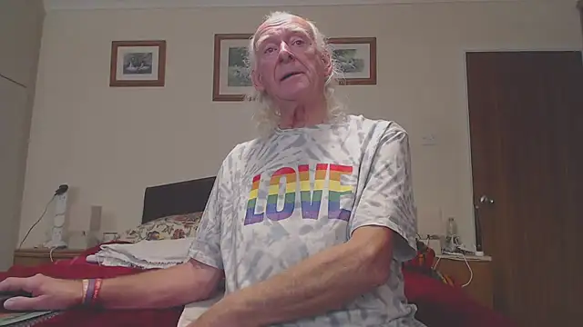 WaverlyKernow online show from 11/23/25, 02:05