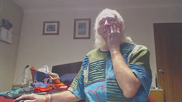 Snapshot of WaverlyKernow chatting on 02/06/26, 08:54 WaverlyKernow online show from 02/06/26, 08:54