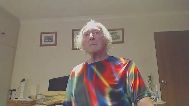 Snapshot of WaverlyKernow chatting on 02/05/25, 03:20 WaverlyKernow online show from 02/05/25, 03:20
