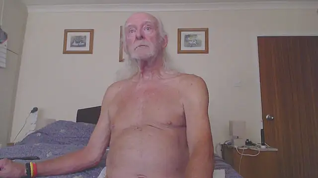 Snapshot of WaverlyKernow chatting on 06/27/26, 09:15 WaverlyKernow online show from 06/27/26, 09:15