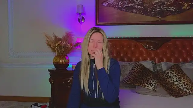 Real Tini online show from 02/08/26, 06:11