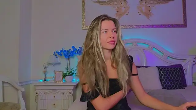 Real Tini online show from 10/16/25, 12:02