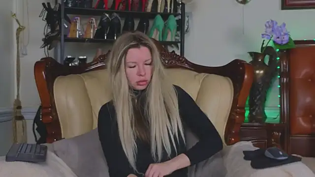 Real Tini online show from 04/06/26, 06:25