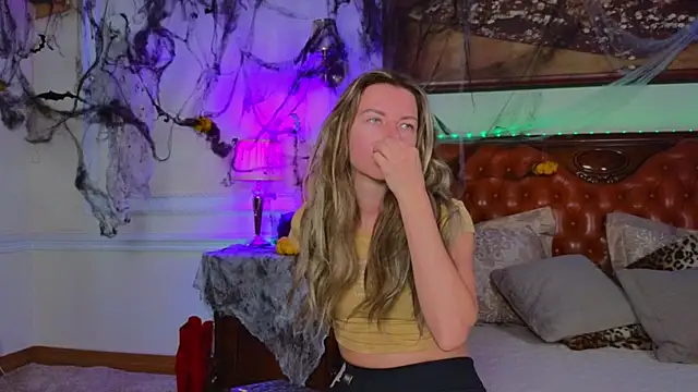 Real Tini online show from 11/03/25, 06:07