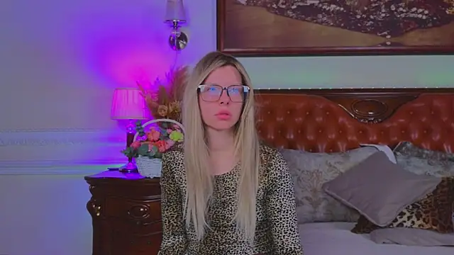 Real Tini online show from 02/04/26, 06:08