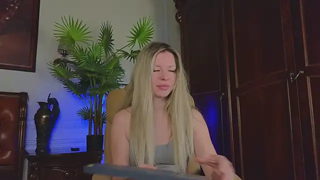 Real Tini online show from 04/13/26, 06:28