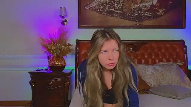 Real Tini online show from 11/18/25, 06:06