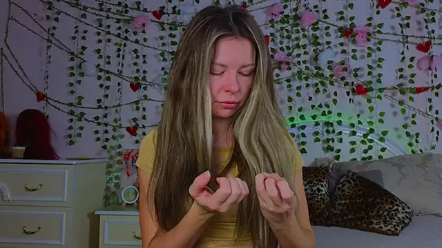 Real Tini online show from 11/30/25, 06:25