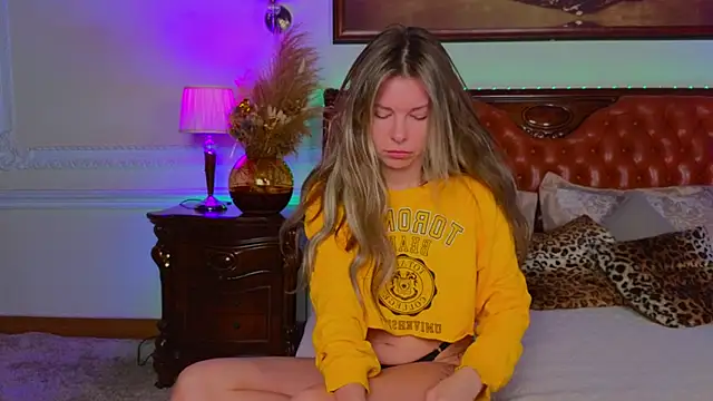 Real Tini online show from 11/21/25, 06:12