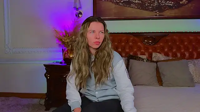 Real Tini online show from 11/17/25, 06:06