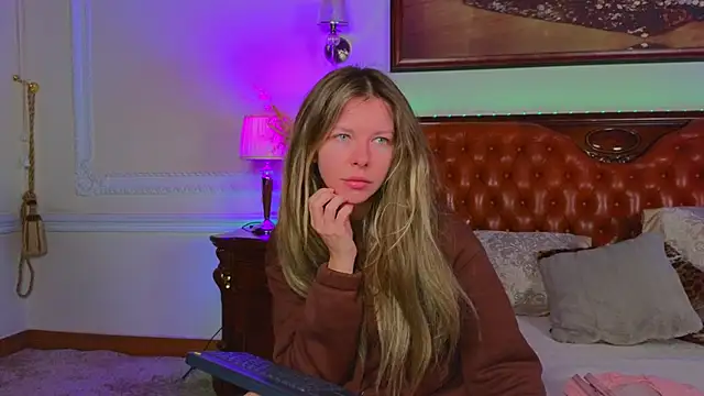 Real Tini online show from 12/05/25, 06:23